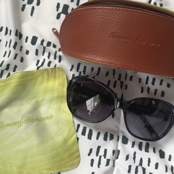 Tommy Bahama Accessories - NEW SALE PRICE 🍾🤩 Tommy Bahama sunglasses